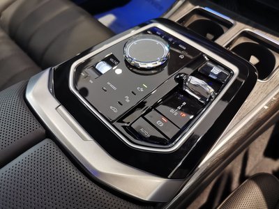 2025 BMW 7 SERIES thumbnail 40