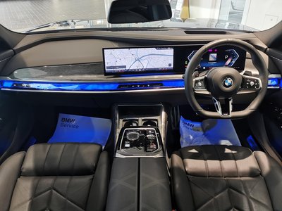2025 BMW 7 SERIES photo 2