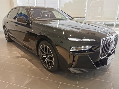 2025 BMW 7 SERIES photo 9