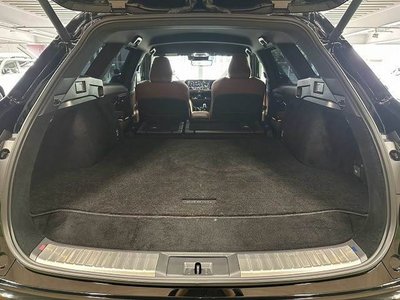 2025 Toyota CROWN ESTATE photo 13