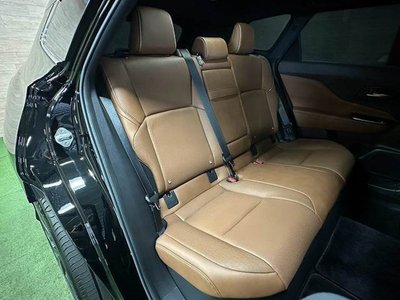2025 Toyota CROWN ESTATE photo 12