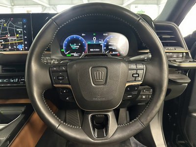 2025 Toyota CROWN ESTATE thumbnail 31