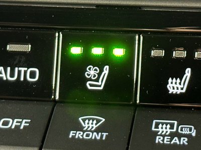 2025 Toyota CROWN ESTATE thumbnail 45