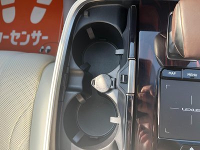 صورة مصغرة 17 لـ 2020 Lexus LS