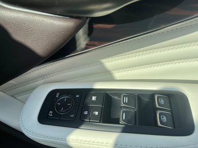 صورة مصغرة 39 لـ 2020 Lexus LS