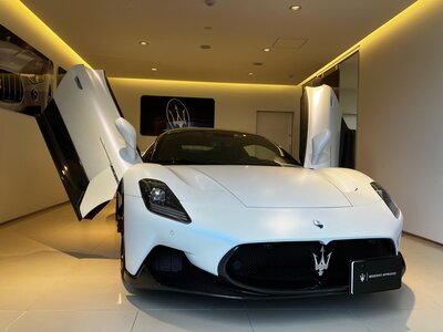 2022 Maserati MC20 — фото 4