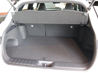 2026 Lexus LBX 缩略图 76