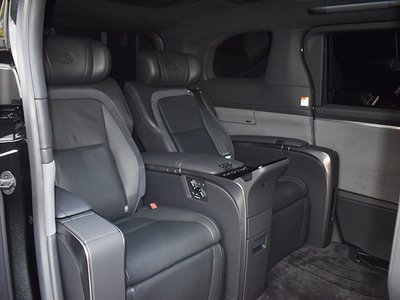 صورة 31 لـ 2024 Lexus LM