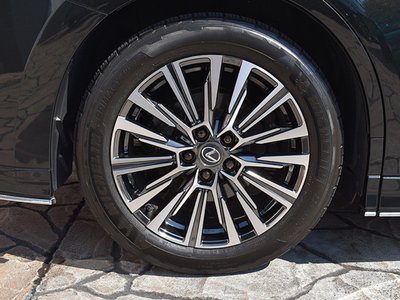 صورة 8 لـ 2024 Lexus LM