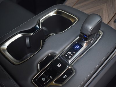 صورة 19 لـ 2024 Lexus LM