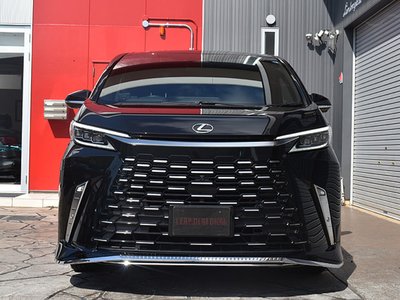 صورة 2 لـ 2024 Lexus LM