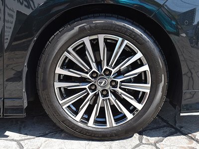 صورة 9 لـ 2024 Lexus LM