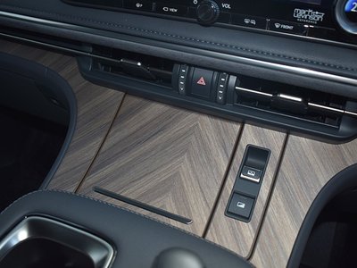 صورة 20 لـ 2024 Lexus LM