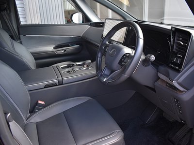 صورة 10 لـ 2024 Lexus LM