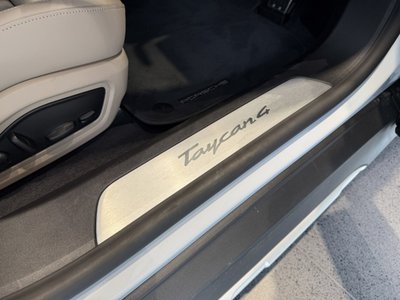 2025 Porsche TAYCAN — миниатюра 14