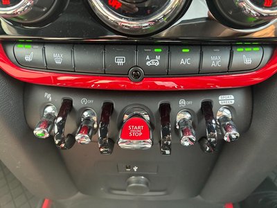 صورة 29 لـ 2023 MINI COOPER CROSSOVER