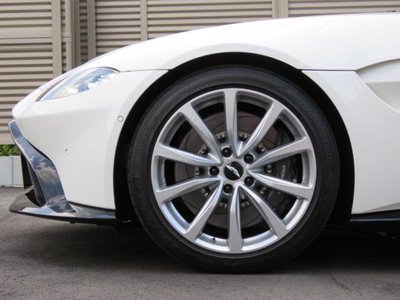 2021 Aston Martin VANTAGE photo 12