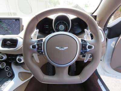 2021 Aston Martin VANTAGE — миниатюра 30