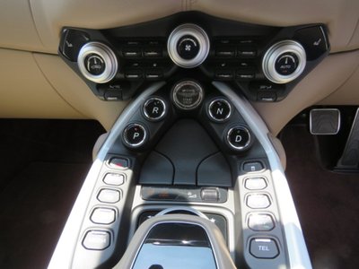 2021 Aston Martin VANTAGE — миниатюра 32