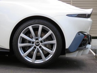 2021 Aston Martin VANTAGE photo 13