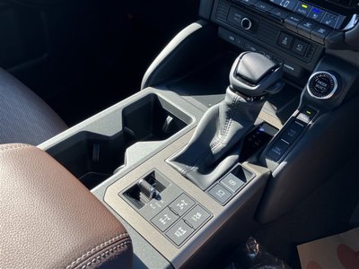 صورة 12 لـ 2024 Toyota LAND CRUISER 250
