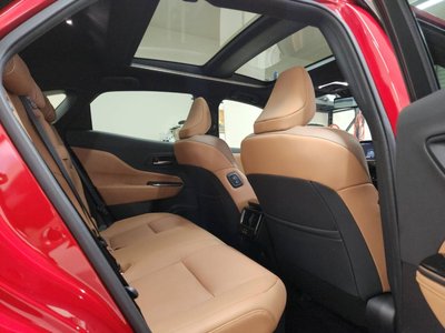صورة 10 لـ 2023 Toyota CROWN SPORT