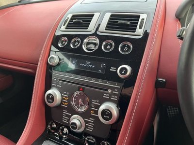 صورة 23 لـ 2010 Aston Martin RAPIDE