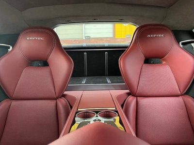 صورة 36 لـ 2010 Aston Martin RAPIDE