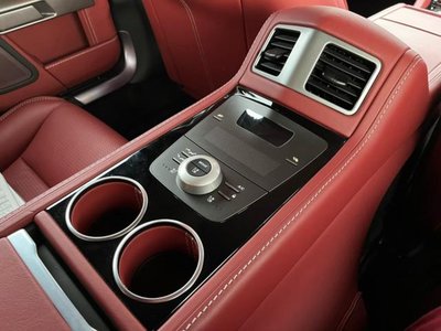 صورة 40 لـ 2010 Aston Martin RAPIDE