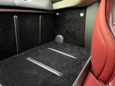 صورة 42 لـ 2010 Aston Martin RAPIDE