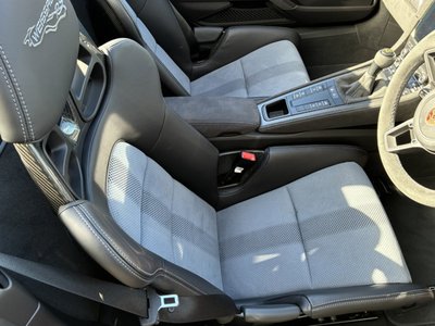 2024 Porsche 718 SPYDER thumbnail 18