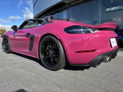 2024 Porsche 718 SPYDER photo 3