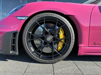 2024 Porsche 718 SPYDER photo 6