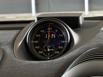2024 Porsche 718 SPYDER photo 9