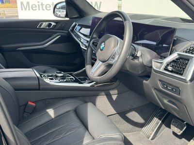 2025 BMW X7 photo 2