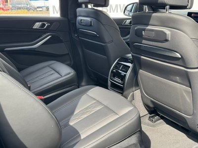 2025 BMW X7 thumbnail 46