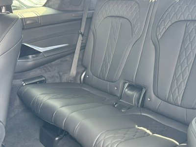 2025 BMW X7 thumbnail 49
