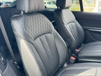 2025 BMW X7 thumbnail 47
