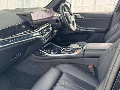 2025 BMW X7 thumbnail 52