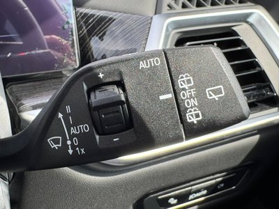 2025 BMW X7 thumbnail 31
