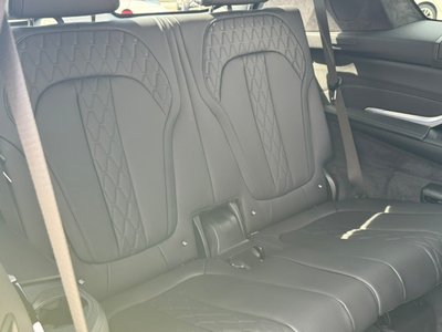 2025 BMW X7 thumbnail 48