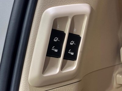 صورة 6 لـ 2023 Toyota LAND CRUISER PRADO