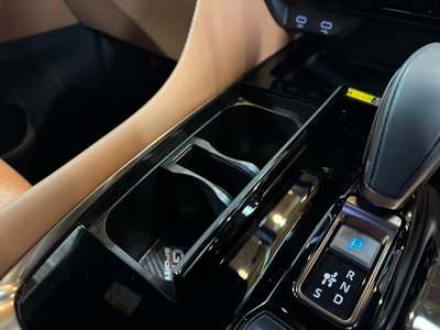 صورة 86 لـ 2023 Toyota VELLFIRE