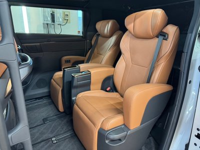 صورة 110 لـ 2023 Toyota VELLFIRE