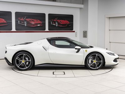 صورة 8 لـ 2024 Ferrari 296 GTB