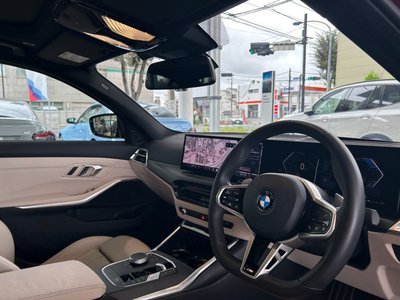 2026 BMW 3 SERIES photo 9