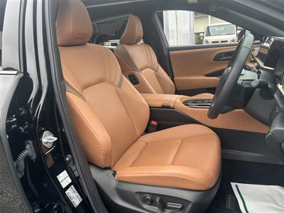 2025 Toyota CROWN SPORT thumbnail 18