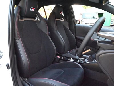 صورة 39 لـ 2023 Toyota GR COROLLA