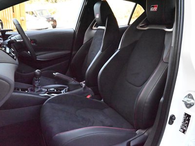 صورة 44 لـ 2023 Toyota GR COROLLA