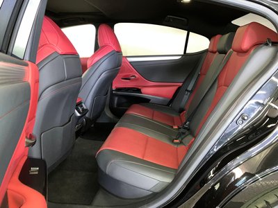2023 Lexus ES thumbnail 32